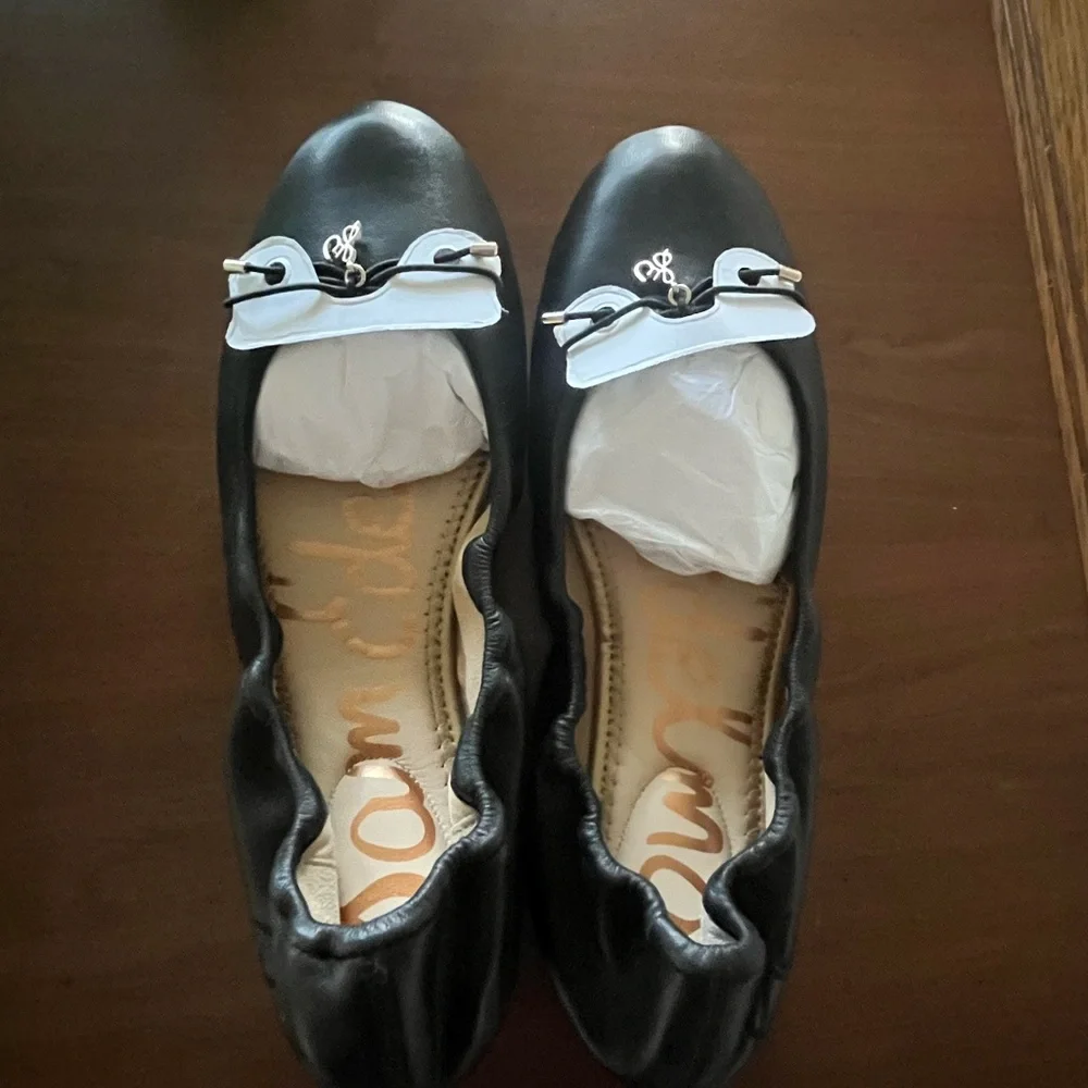 Sam Edelman Black Leather Flats - Picture 2 of 3